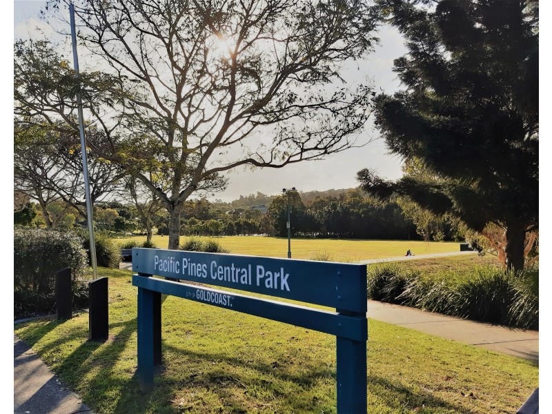 16/1-15 Santa Isobel Blvd, Pacific Pines QLD 4211