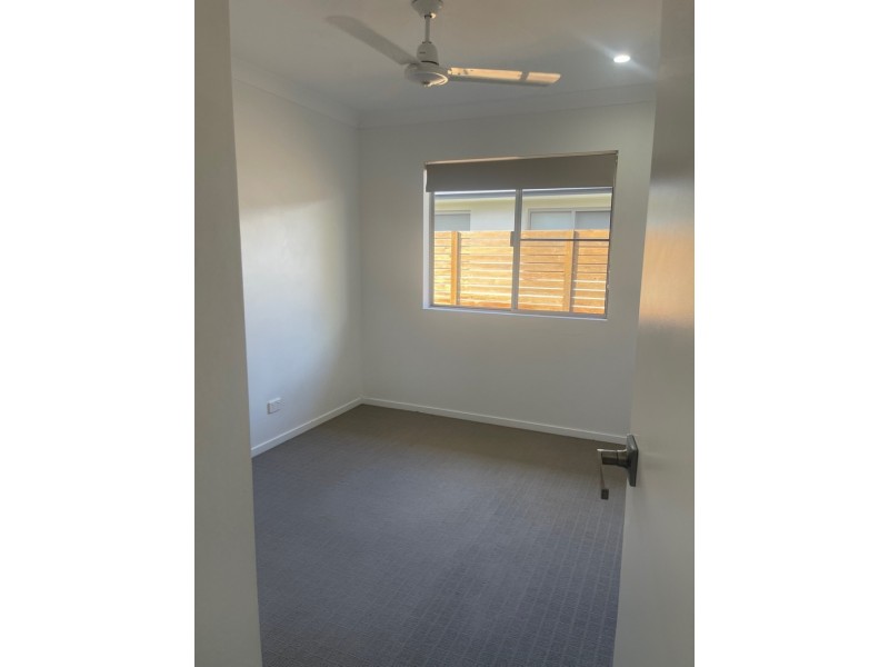 20 Waite Creek, Cannonvale QLD 4802