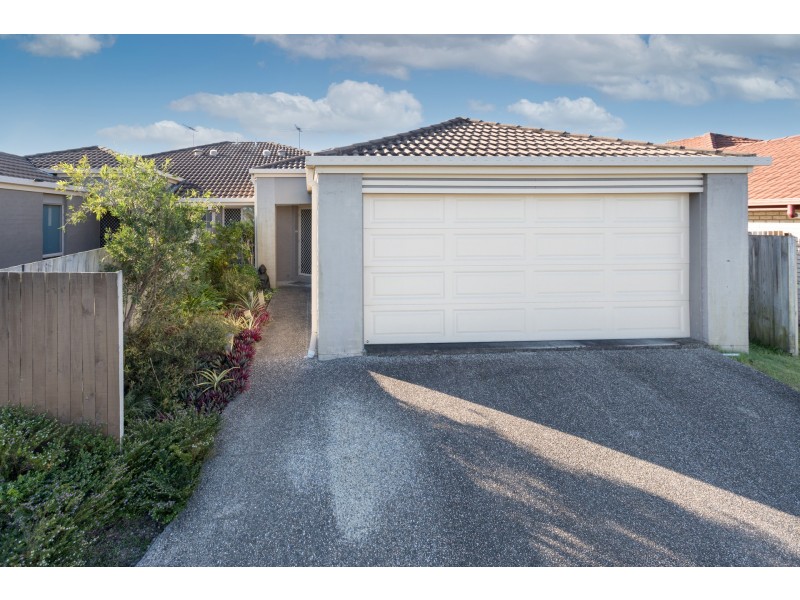 2/4 Eugenia Ave, Rothwell QLD 4022