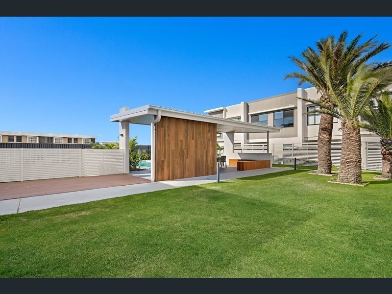 16/33 Sickle Ave, Hope Island QLD 4212