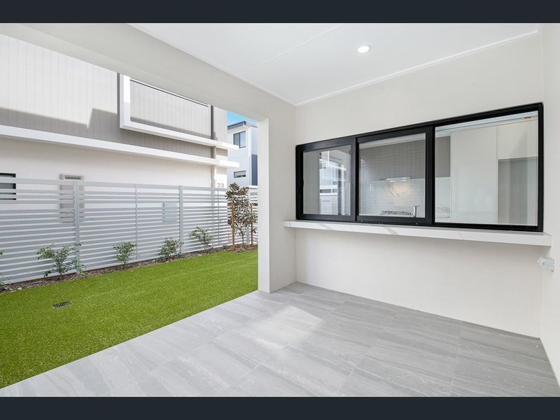 16/33 Sickle Ave, Hope Island QLD 4212