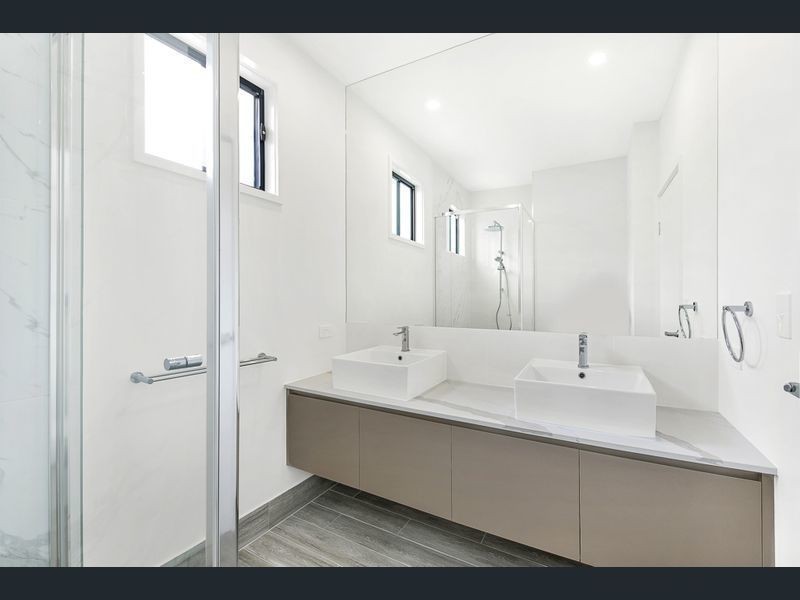 16/33 Sickle Ave, Hope Island QLD 4212