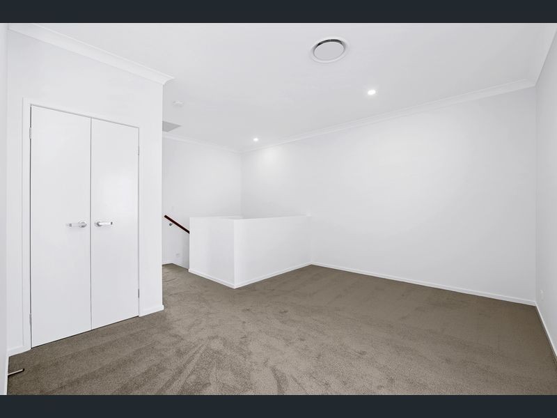 16/33 Sickle Ave, Hope Island QLD 4212