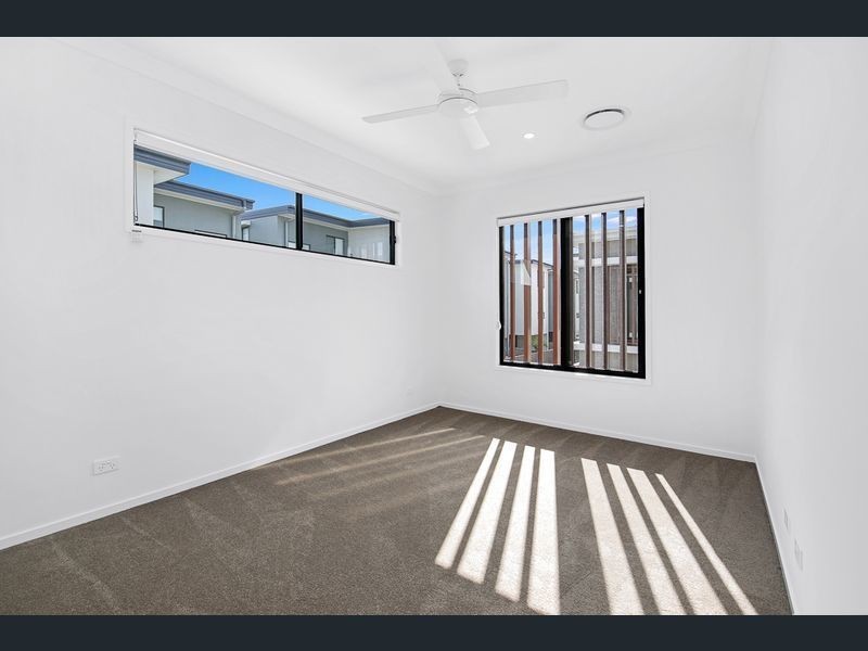 16/33 Sickle Ave, Hope Island QLD 4212