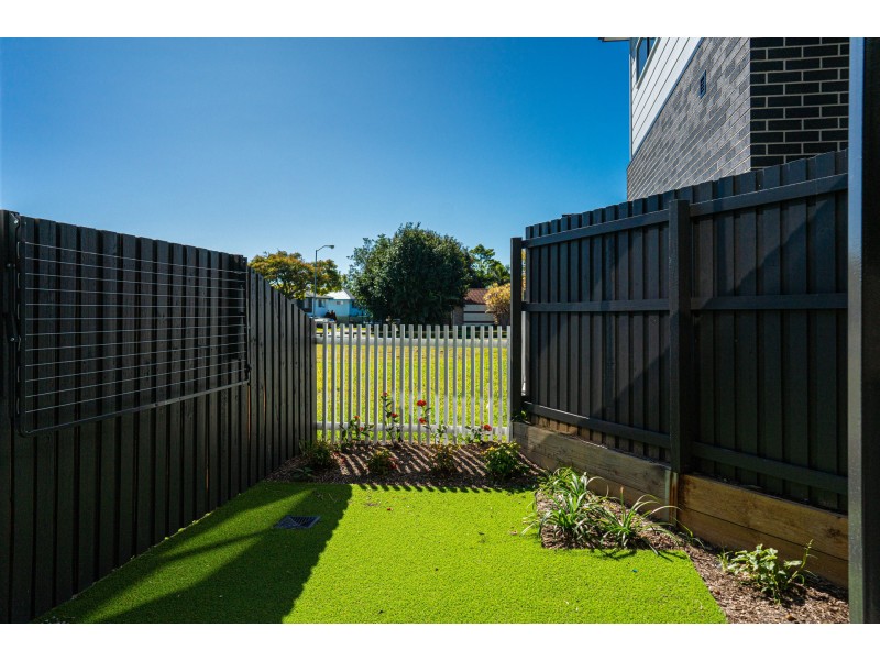 2 Bedroom/42 Sorrento Street, Wynnum West QLD 4178
