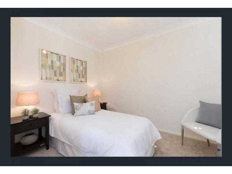 2 Donnington Street, Carindale QLD 4152