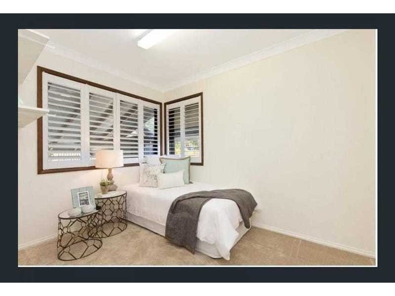 2 Donnington Street, Carindale QLD 4152