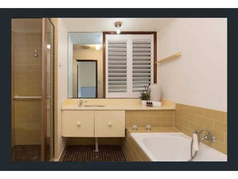 2 Donnington Street, Carindale QLD 4152