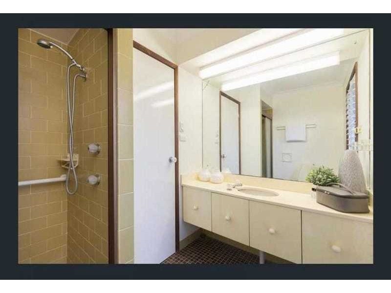 2 Donnington Street, Carindale QLD 4152