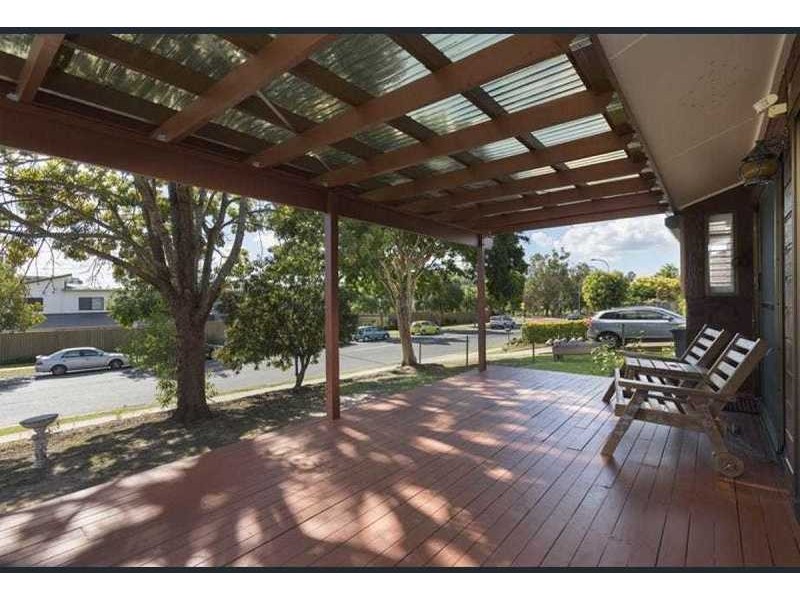 2 Donnington Street, Carindale QLD 4152