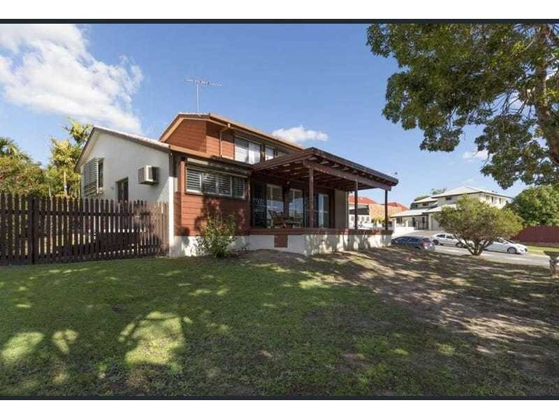 2 Donnington Street, Carindale QLD 4152