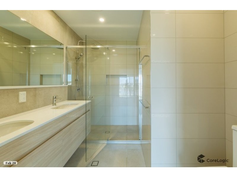 44 Park Cove Blvd, Hope Island QLD 4212