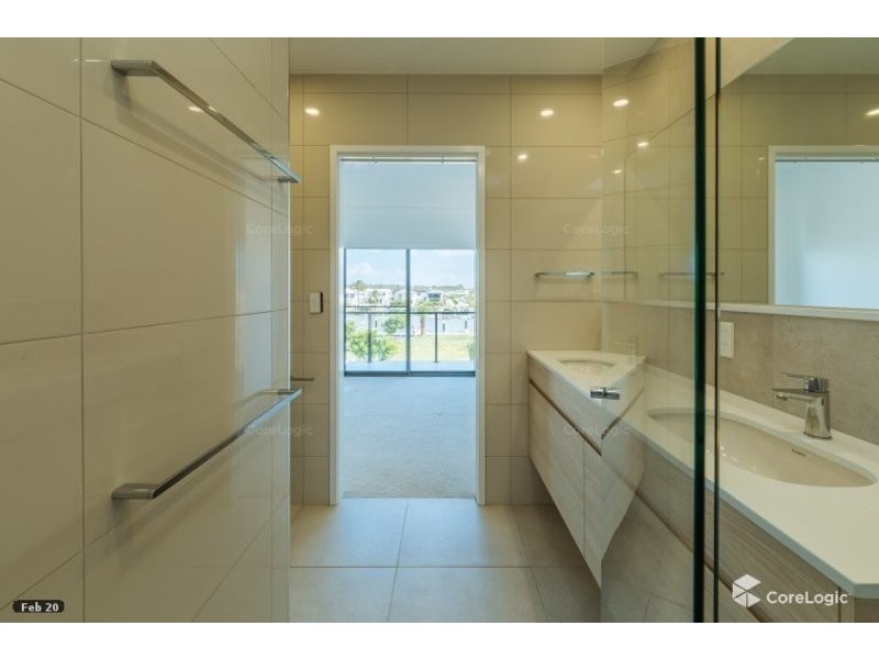 44 Park Cove Blvd, Hope Island QLD 4212