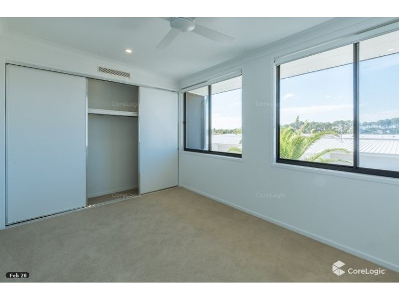 44 Park Cove Blvd, Hope Island QLD 4212