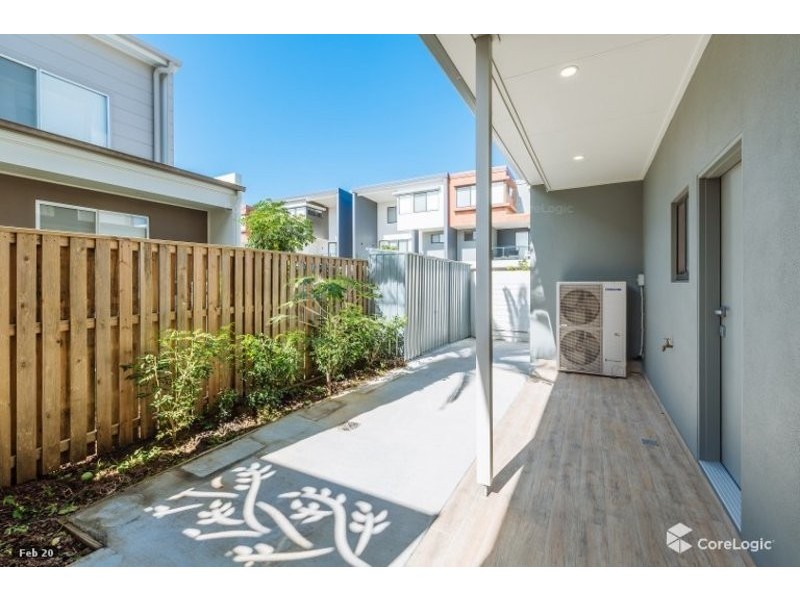 44 Park Cove Blvd, Hope Island QLD 4212