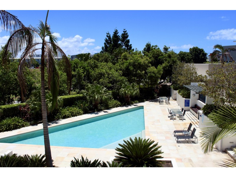 58/19 Lake Street, Varsity Lakes QLD 4227