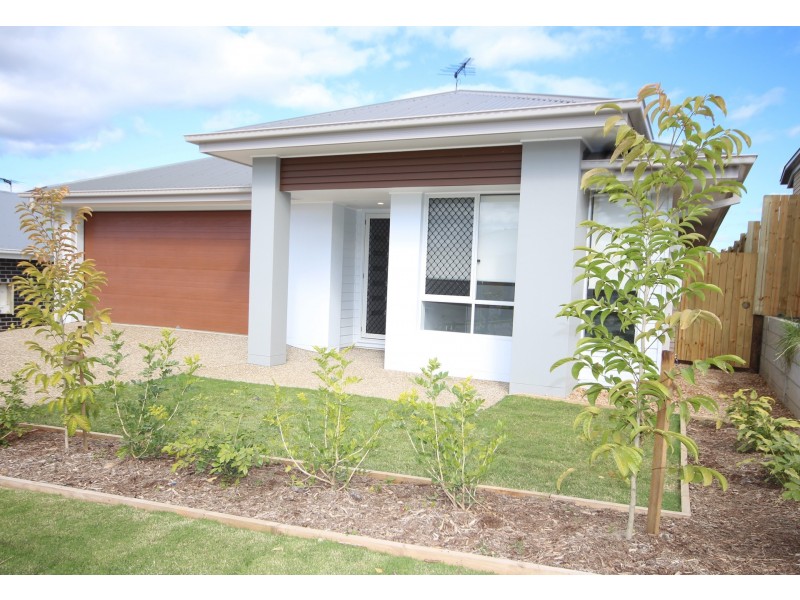 9 Sapphire Street, Park Ridge QLD 4125