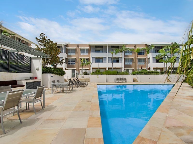 65/19 Lake Street, Varsity Lakes QLD 4227