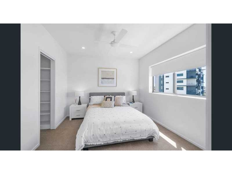1303/2 Bright Place, Birtinya QLD 4575