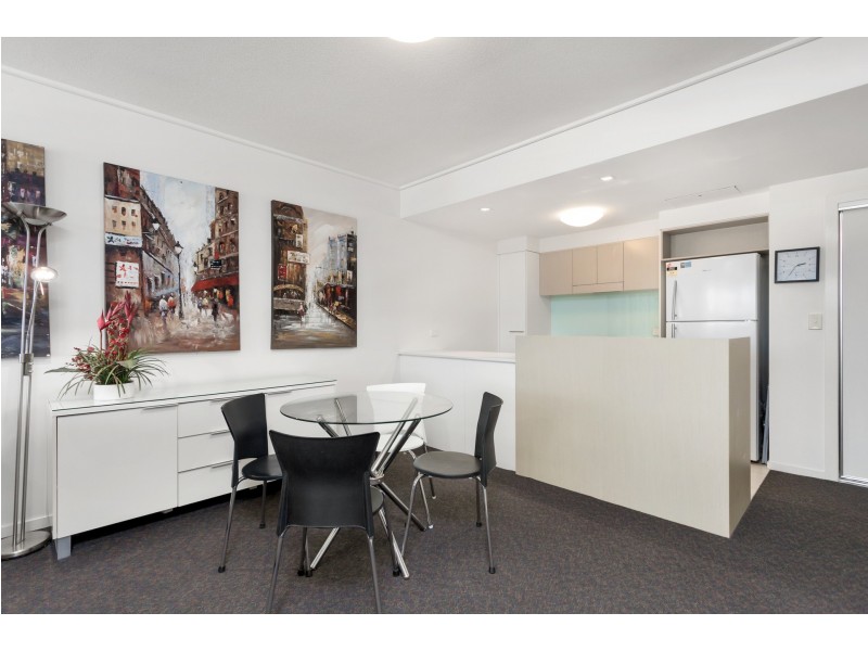 1604/16 Surbiton Court, Carindale QLD 4152