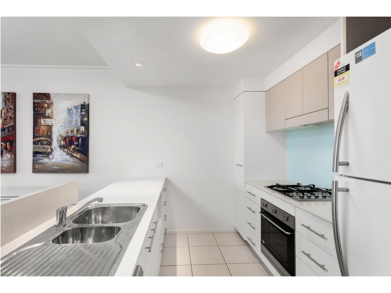 1604/16 Surbiton Court, Carindale QLD 4152