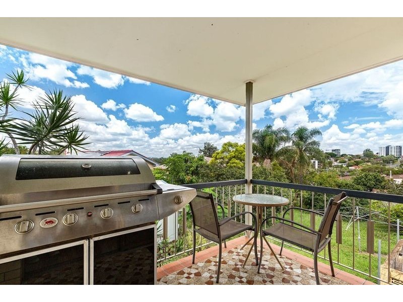 193 Mt Gravatt-Capalaba Road, Wishart QLD 4122