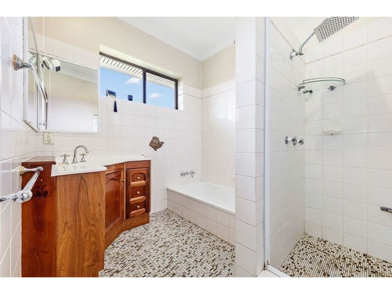 193 Mt Gravatt-Capalaba Road, Wishart QLD 4122