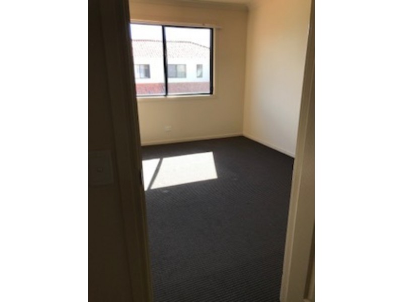 2104/2214 Gold Coast Highway, Mermaid Waters QLD 4218