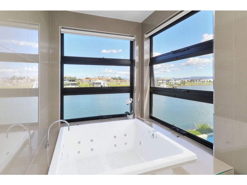 1043 Edgecliff Drive, Sanctuary Cove QLD 4212