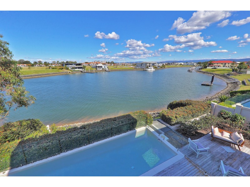 1043 Edgecliff Drive, Sanctuary Cove QLD 4212