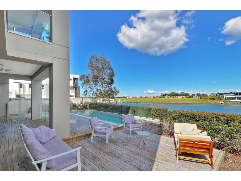 1043 Edgecliff Drive, Sanctuary Cove QLD 4212