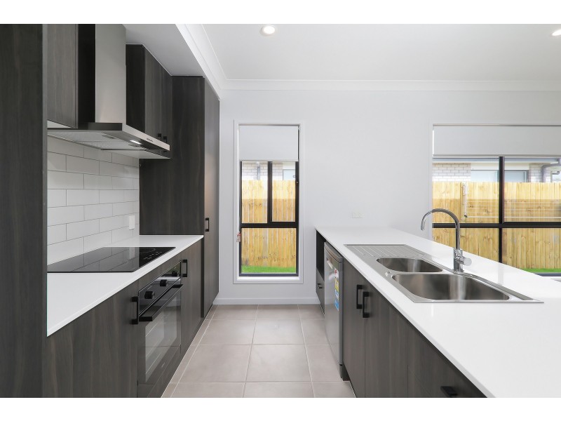 64 Aaron Circuit, Browns Plains QLD 4118