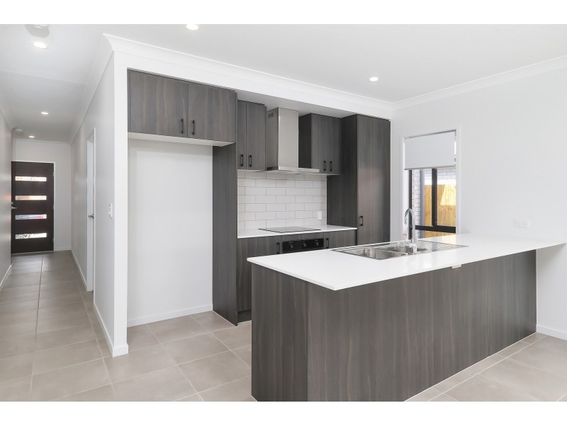 64 Aaron Circuit, Browns Plains QLD 4118