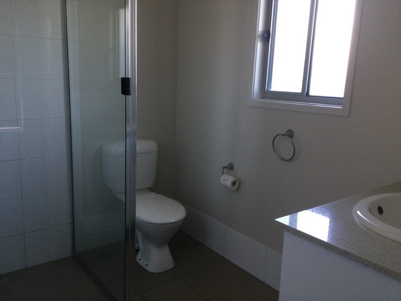 1/73 Centenary Dr Nth, Middlemount QLD 4746