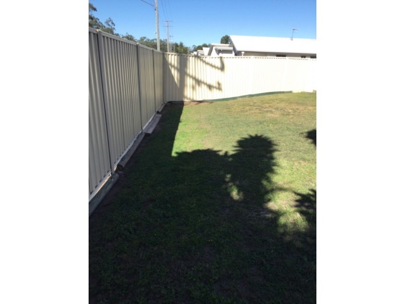 1/73 Centenary Dr Nth, Middlemount QLD 4746