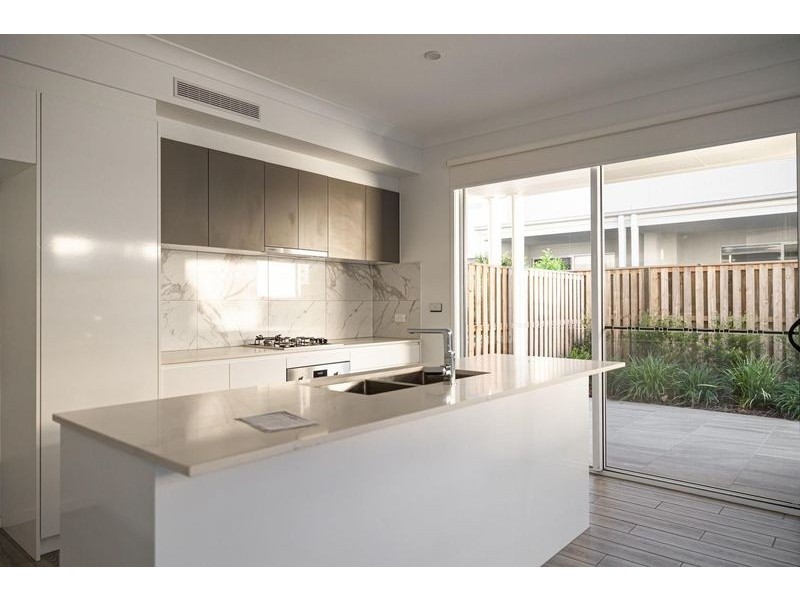 21/6 Park Cove Blvd, Hope Island QLD 4212