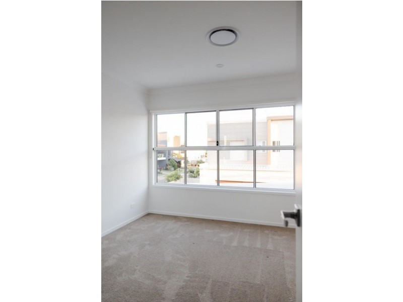 21/6 Park Cove Blvd, Hope Island QLD 4212