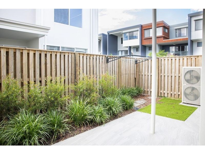 21/6 Park Cove Blvd, Hope Island QLD 4212