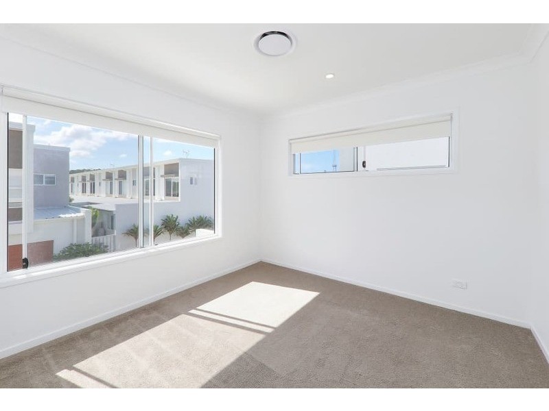 21/6 Park Cove Blvd, Hope Island QLD 4212