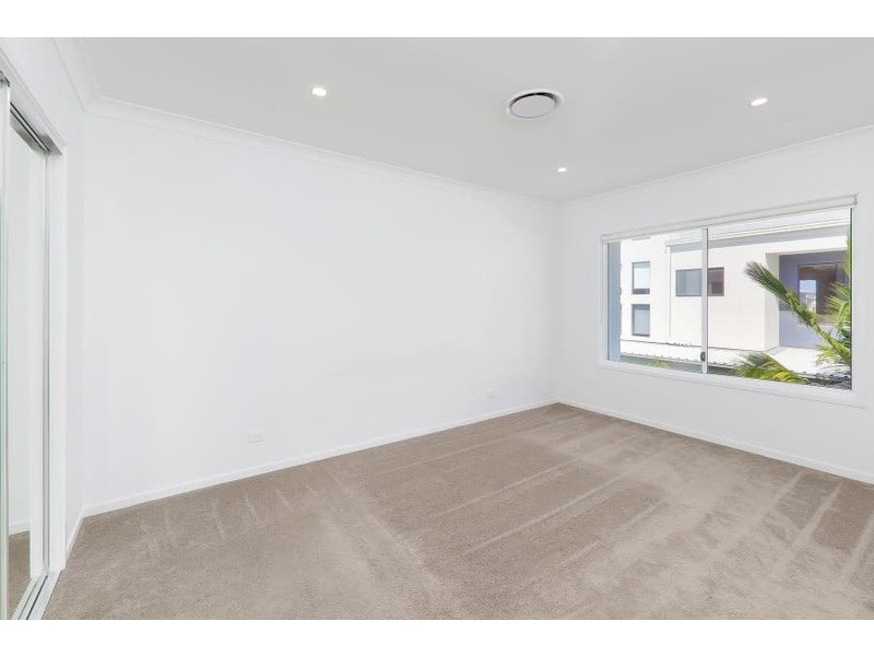 21/6 Park Cove Blvd, Hope Island QLD 4212
