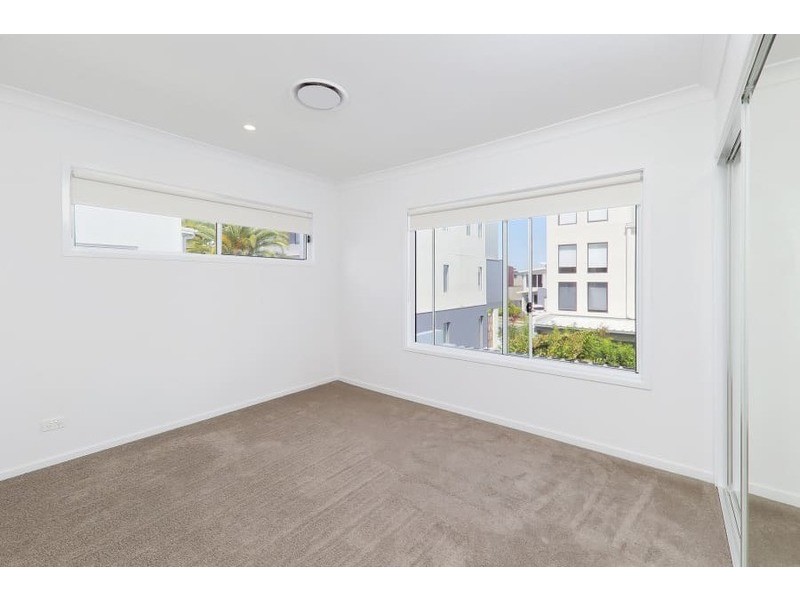 21/6 Park Cove Blvd, Hope Island QLD 4212