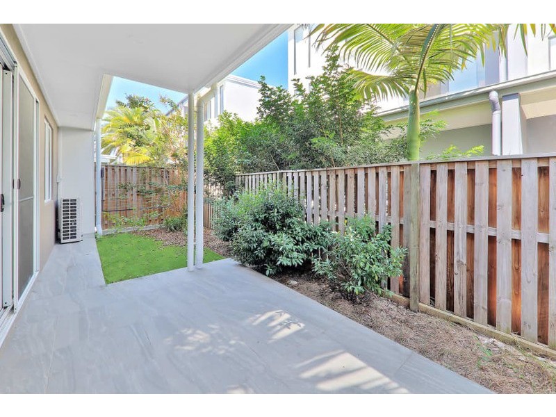21/6 Park Cove Blvd, Hope Island QLD 4212