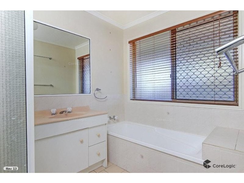 24 Jade Garden Drive, Boronia Heights QLD 4124
