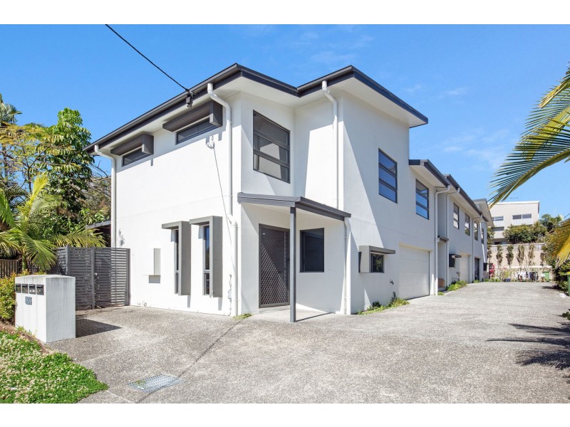 1/122 Eugaree Street, Southport QLD 4215