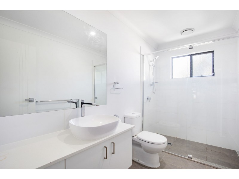 1/122 Eugaree Street, Southport QLD 4215