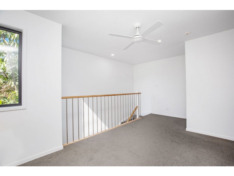 1/122 Eugaree Street, Southport QLD 4215