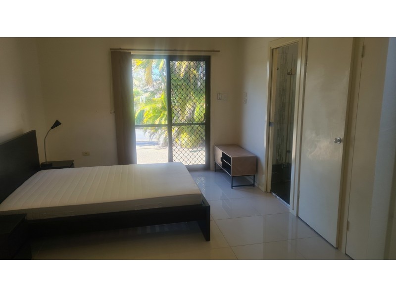 8b/212 Central Street, Labrador QLD 4215