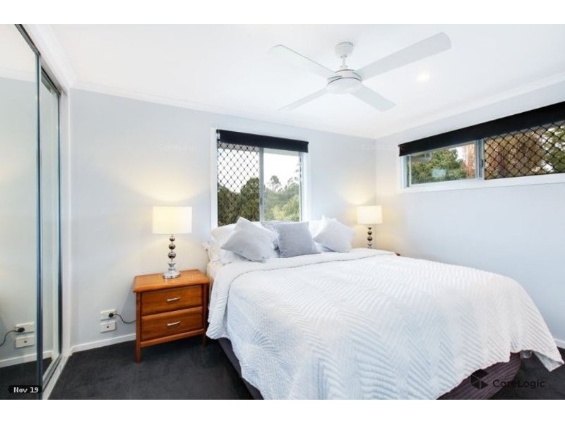 27 Woomera Crescent, Southport QLD 4215