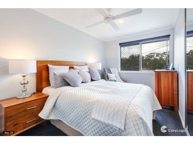 27 Woomera Crescent, Southport QLD 4215