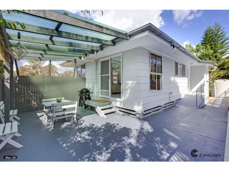 27 Woomera Crescent, Southport QLD 4215